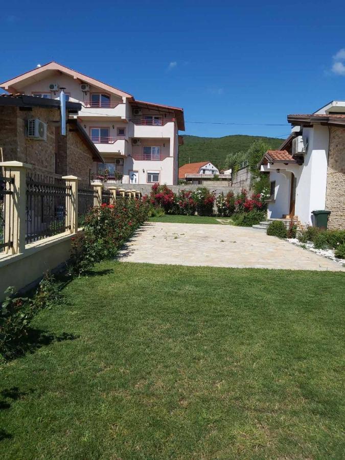 Apartments And Villas Janev Dojran Eksteriør bilde